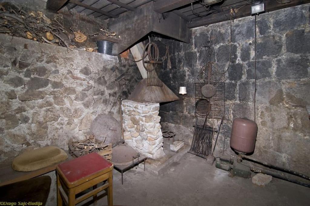 Art House Old Village Jesenice  Eksteriør bilde